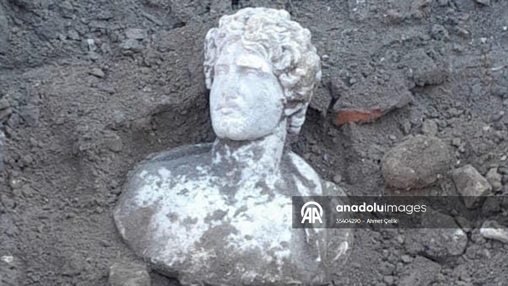 Düzce’de antik kentte 1800 yıllık büst bulundu