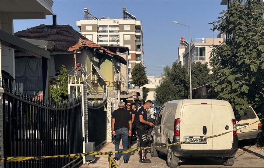 Antalya’da kuyumcuya silahlı saldırıda 1 kişi yaralandı
