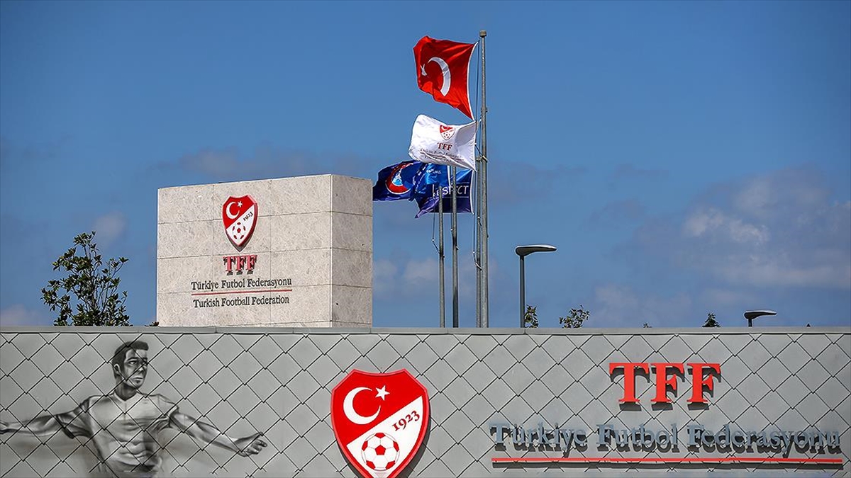 Beşiktaş ve Galatasaray, PFDK’ye sevk edildi