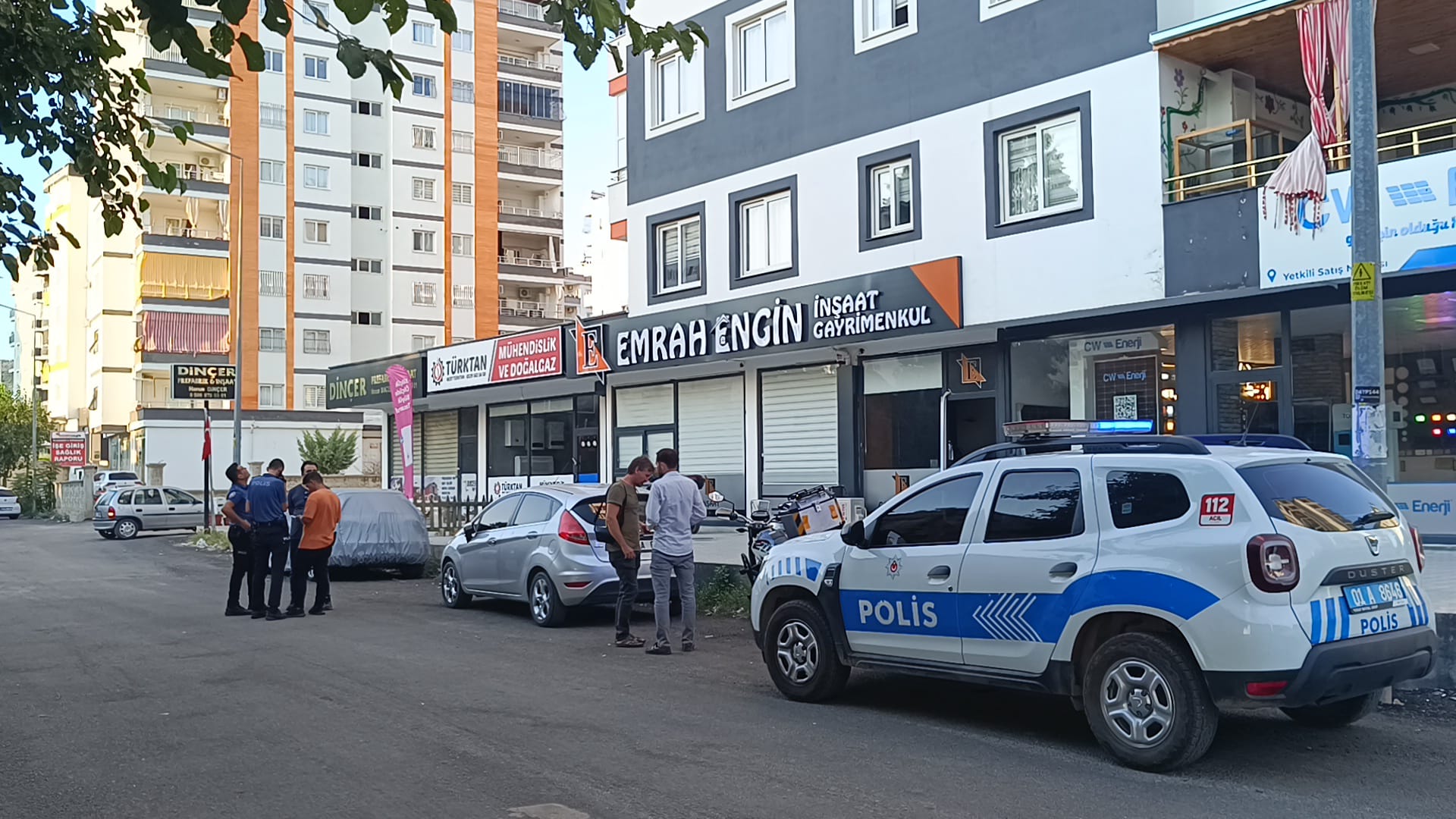 Adana’da 9. kat penceresinden düşen genç öldü
