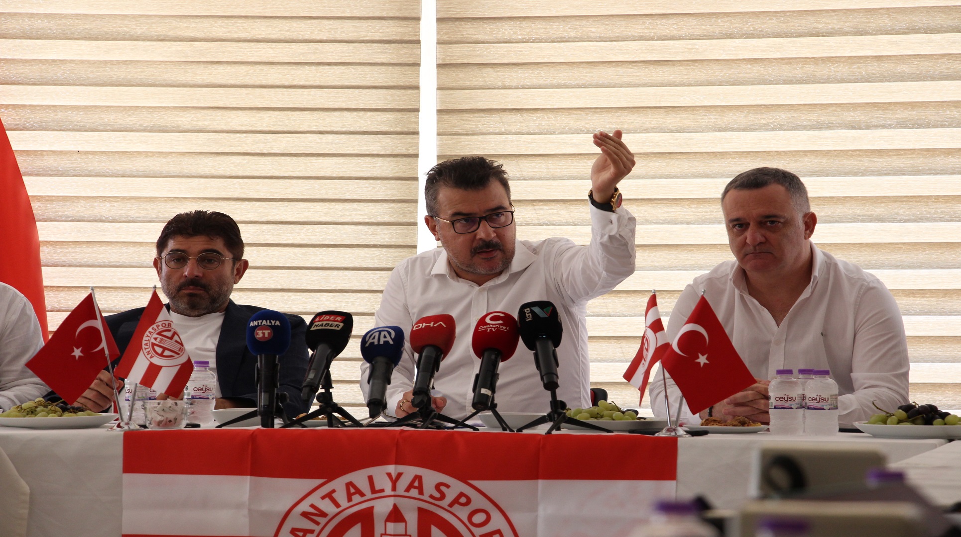 Antalyaspor Başkanı Çetin, hafriyat gelirinin kulübün kasasına girmediği iddiasına ilişkin konuştu:
