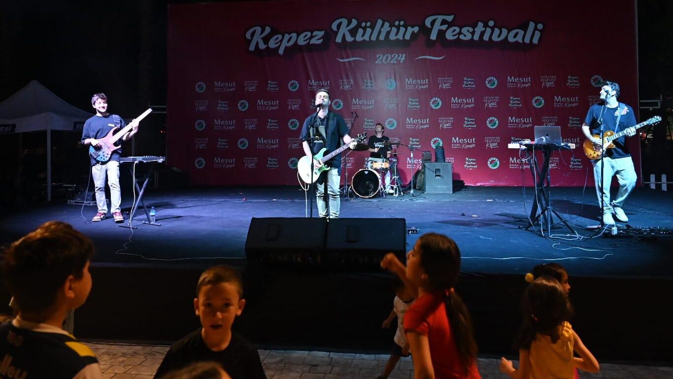 Kültür sanat şehri Kepez’de, NAKLEN Gurubu’ndan müzik dolu bir gece