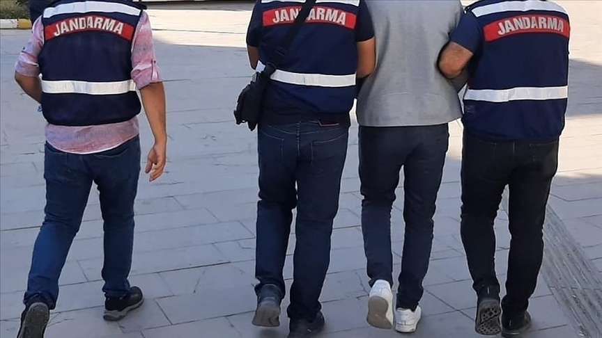EDİRNE – Yunanistan’a kaçmaya çalışırken yakalanan 3’ü FETÖ üyesi 8 zanlı tutuklandı