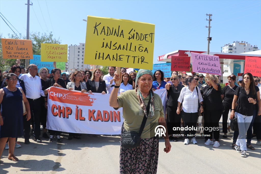 Adana’daki kadın cinayeti protesto edildi