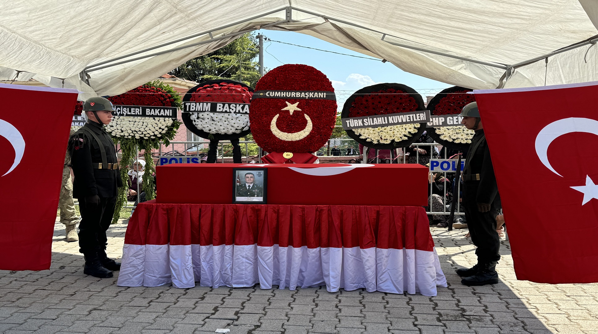 Şehit Piyade Binbaşı Osman Ayan, memleketi Isparta’da son yolculuğuna uğurlandı