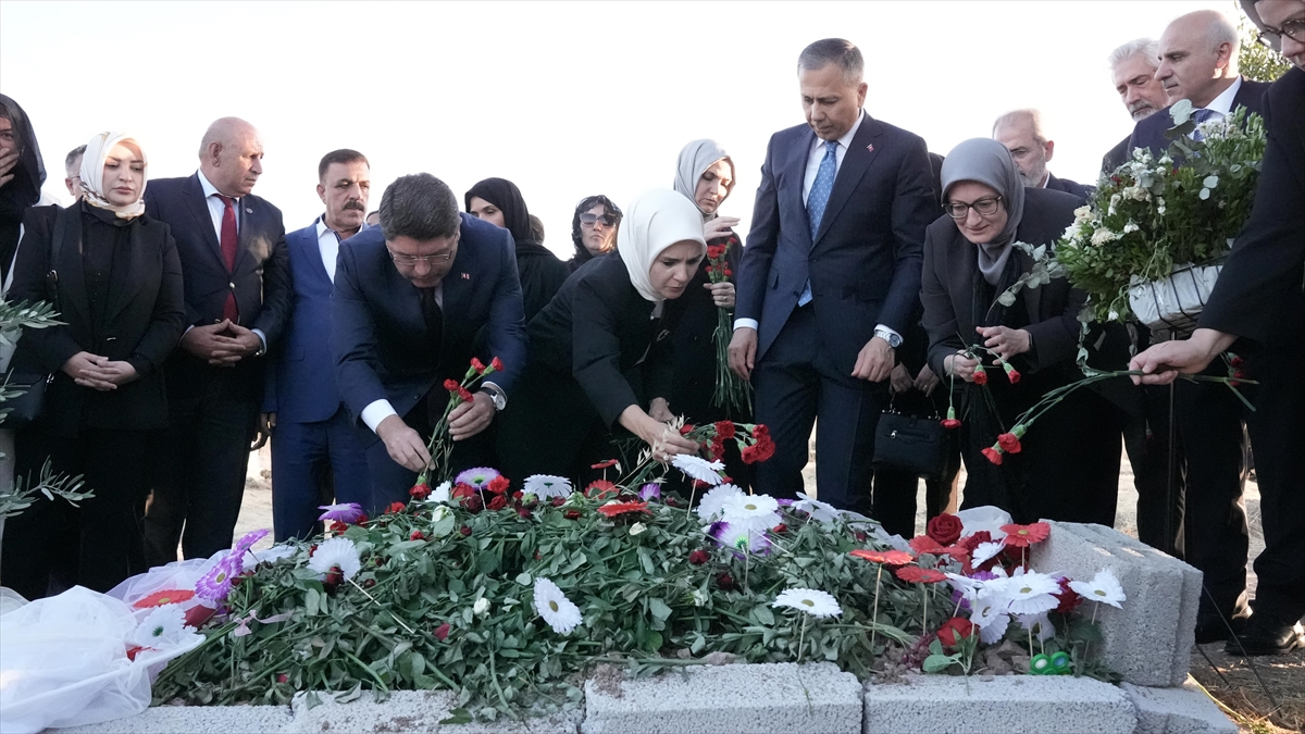 AA-20240911-35620114-35620113-BAKANLAR_GOKTAS_TUNC_VE_YERLIKAYA_NARIN_GURANIN_KABRINI_ZIYARET_ETTI