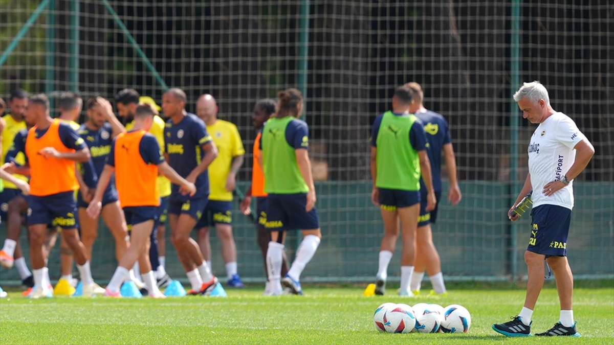 Fenerbahçe, Süper Lig’de yarın Kasımpaşa’ya konuk olacak