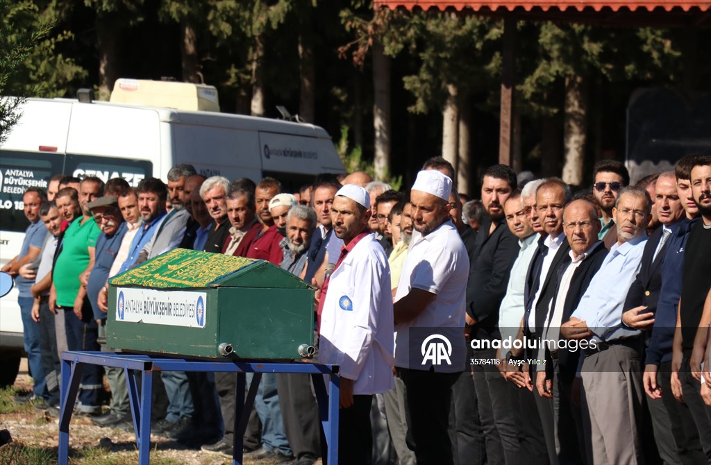 Antalya’da kalp krizi sonucu vefat eden başpehlivan Ali Altun’un cenazesi defnedildi