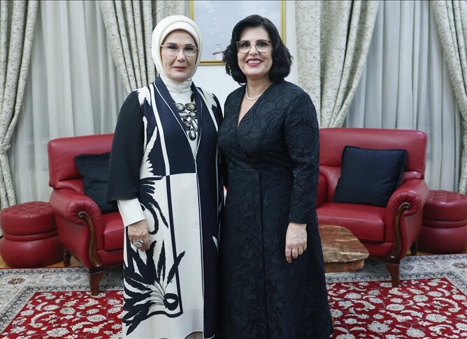 Emine Erdoğan, Arnavutluk Cumhurbaşkanı Bayram Begay’ın eşi Armanda Begay ile görüştü