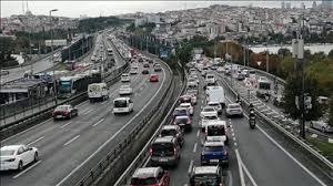 Haftanın ilk iş gününde trafik yoğunluğu yaşanıyor