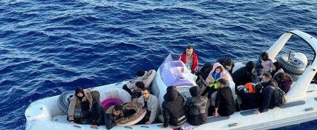Fethiye açıklarında 18 düzensiz göçmen kurtarıldı
