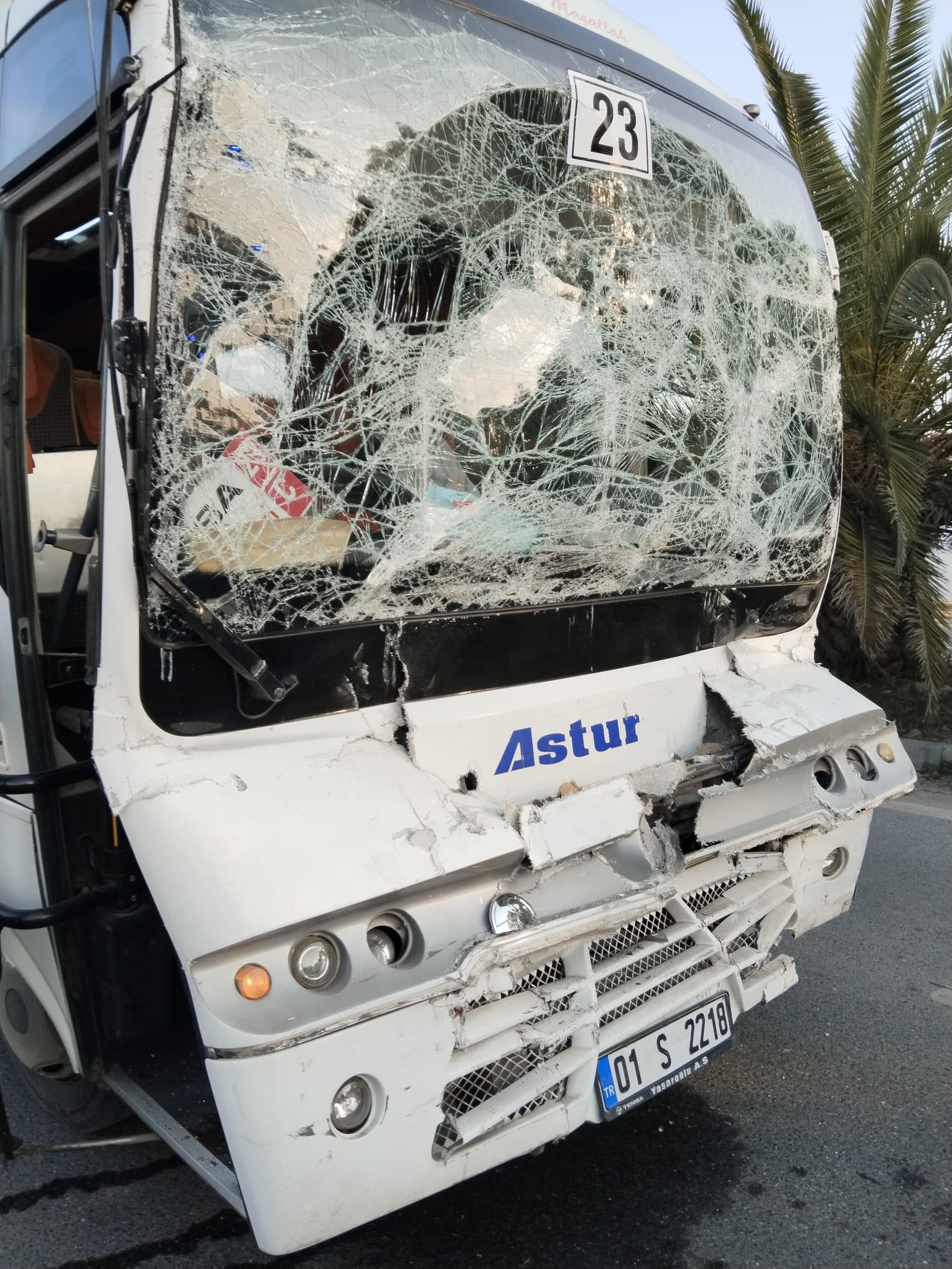 Adana’da 5 aracın karıştığı zincirleme trafik kazasında 13 kişi yaralandı