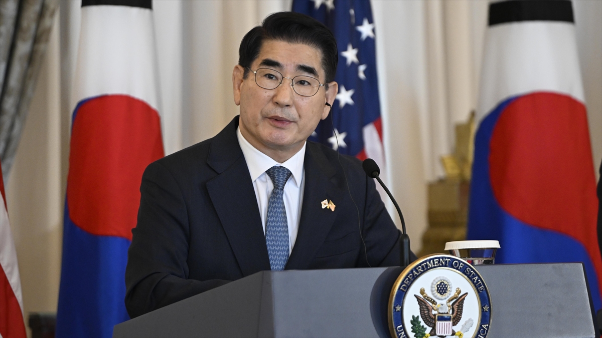 Eski Güney Kore Savunma Bakanı Kim Yong-hyun hakkında tutuklama emri