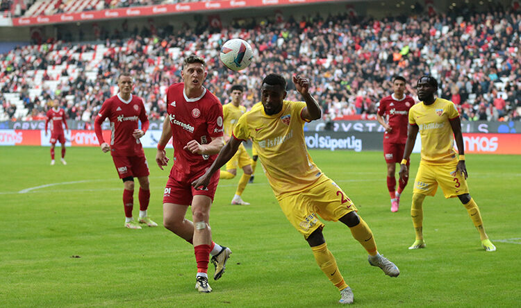 Antalyaspor, konuk ettiği Kayserispor’u 2-0 yendi