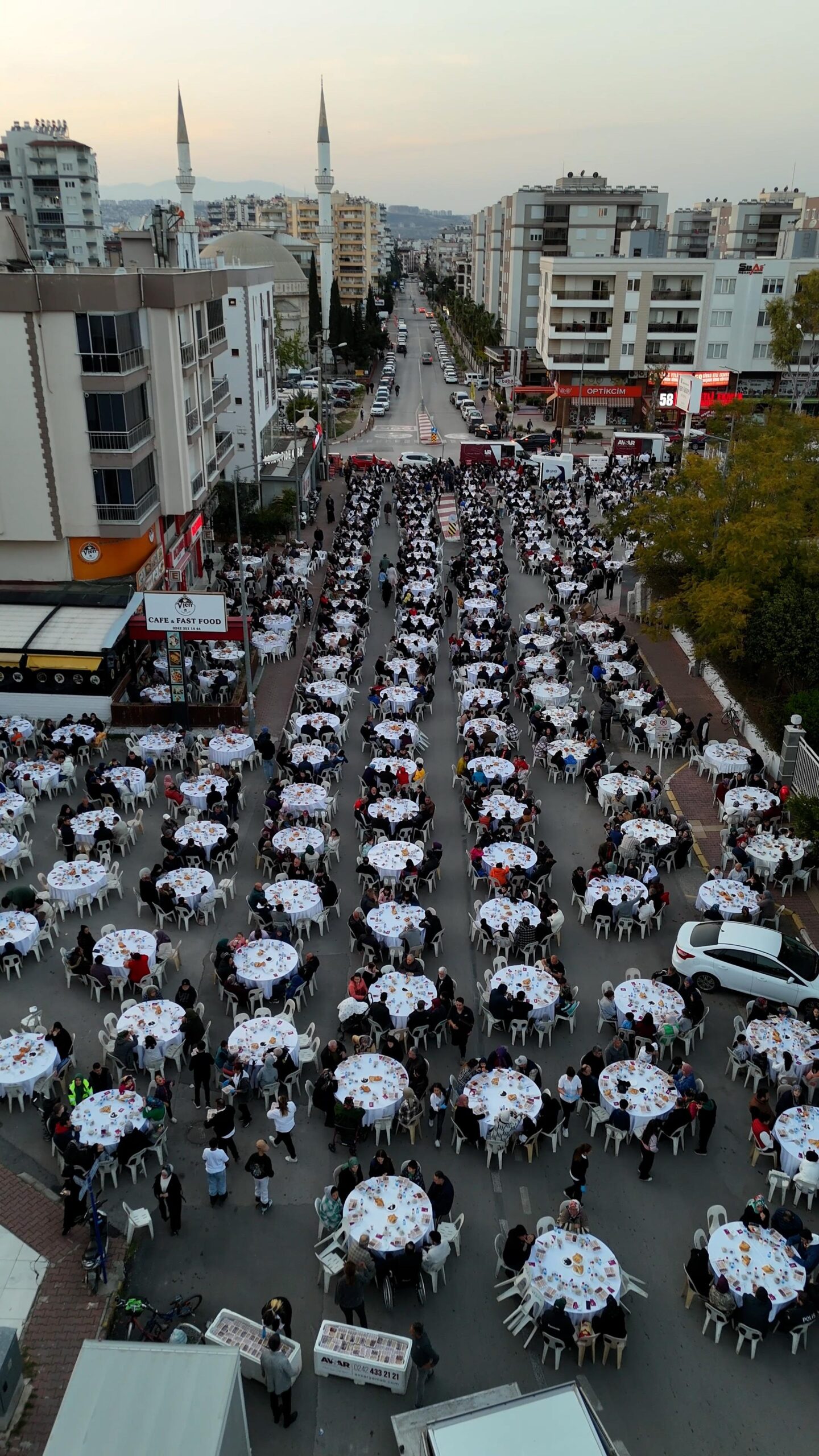 Avşar Ailesi’nden Anlamlı İftar ve Mevlit Daveti: Birlikte Paylaşmanın Gücü