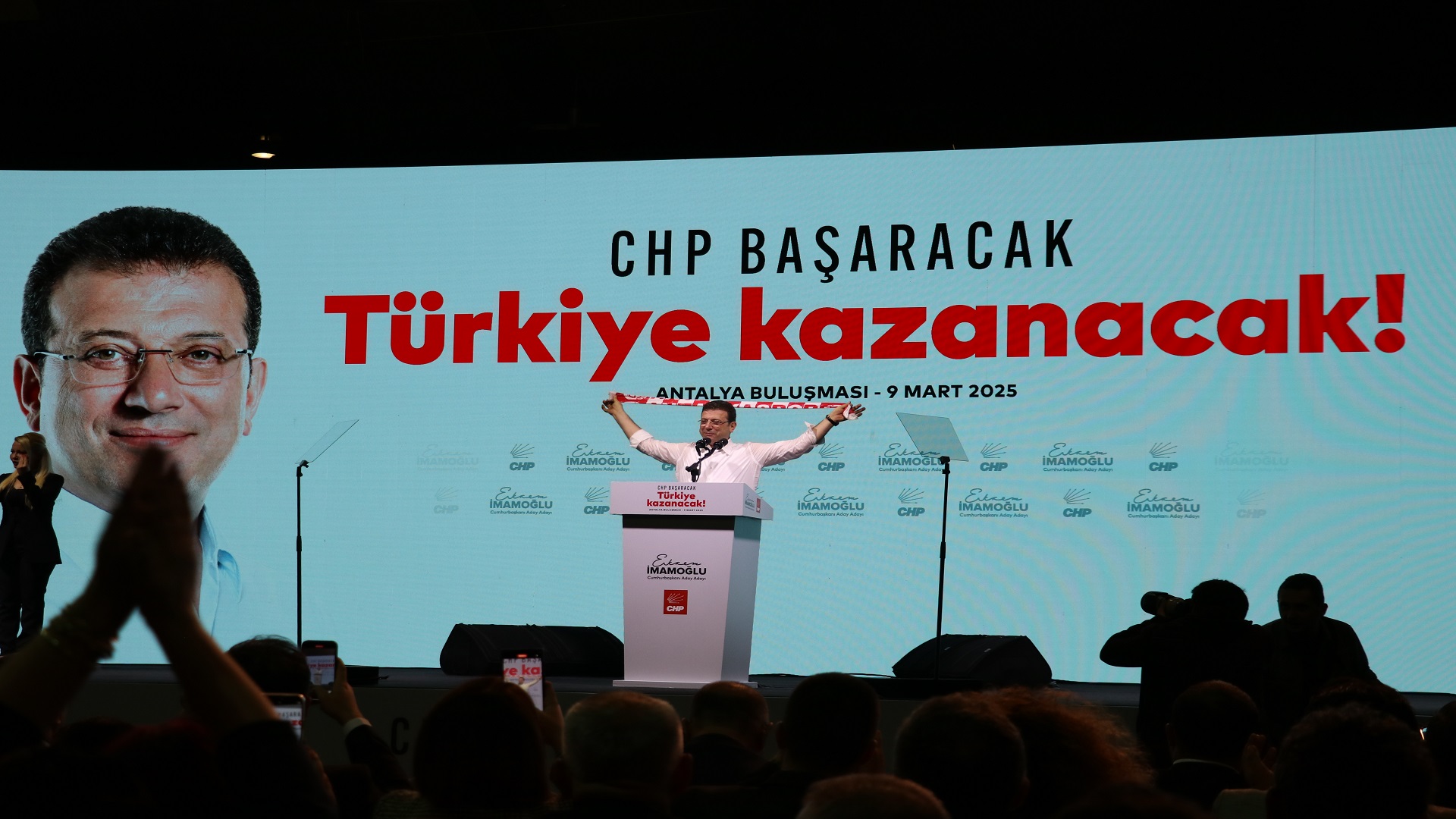Ekrem İmamoğlu, 23 Mart’ta demokrasi şöleni düzenleyeceğiz.