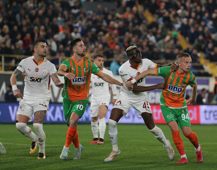 Galatasaray, deplasmanda Corendon Alanyaspor’u 2-1 yendi