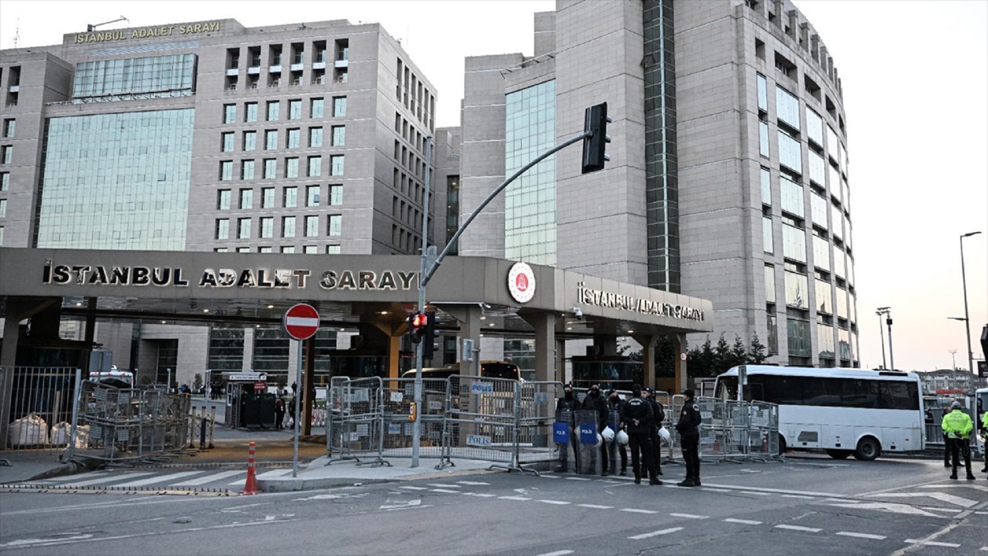 İBB’ye yönelik soruşturmalara ilişkin eylemlerde 1418 şüpheli gözaltına alındı