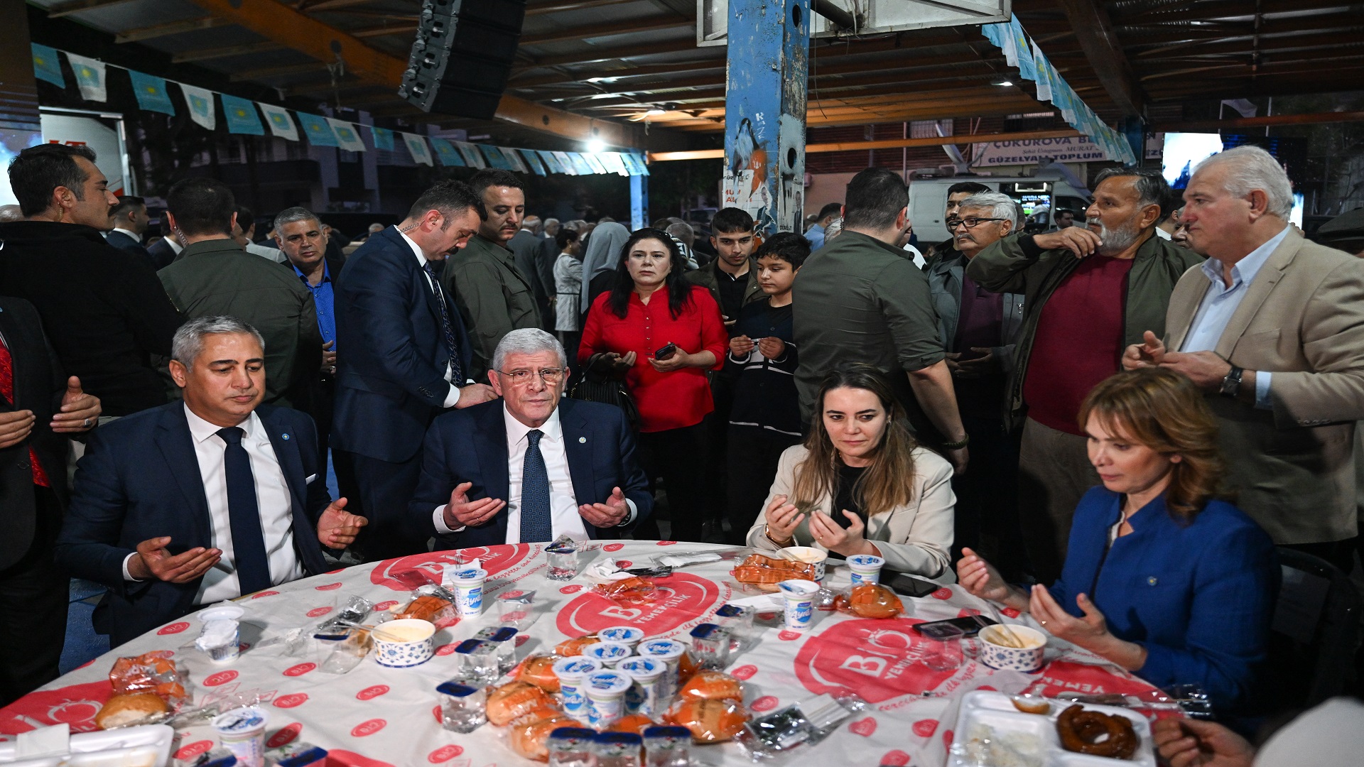 İYİ Parti Genel Başkanı Dervişoğlu Adana’da iftar programına katıldı