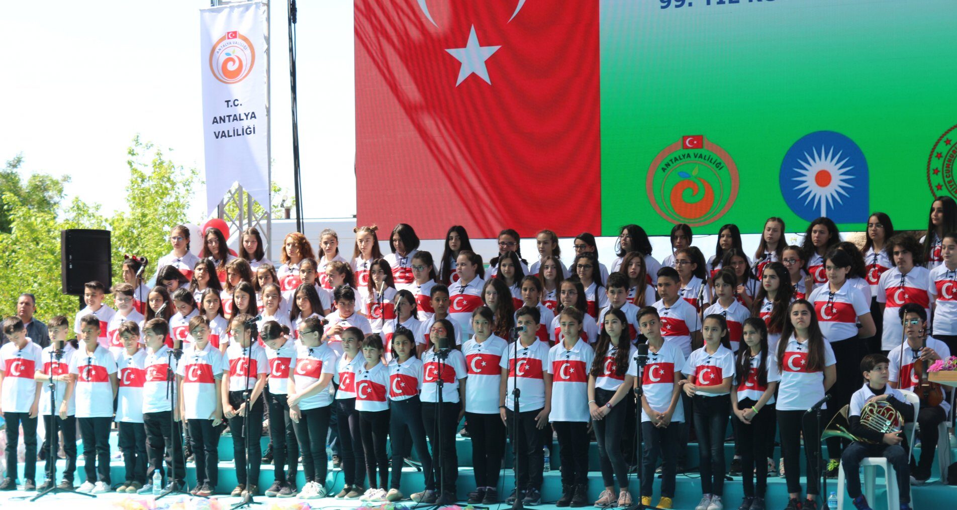 Antalya’nın ilçelerinde 23 Nisan Ulusal Egemenlik ve Çocuk Bayramı kutlandı