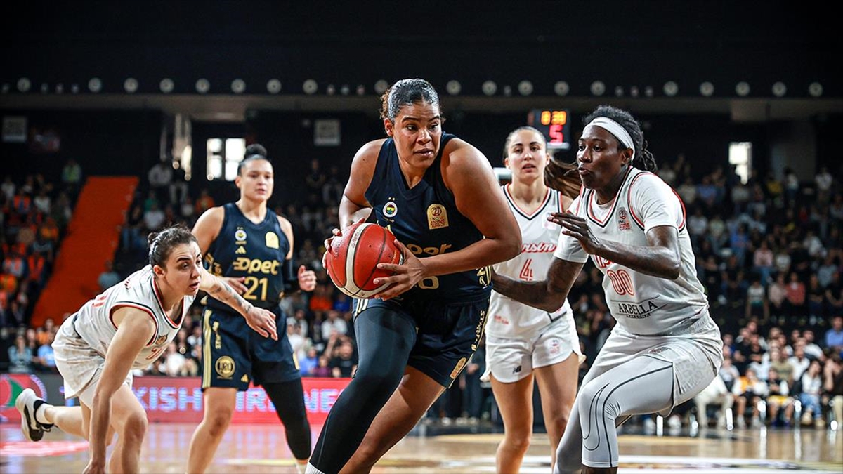 Fenerbahçe Opet, ING Kadınlar Basketbol Süper Ligi’nde şampiyon oldu