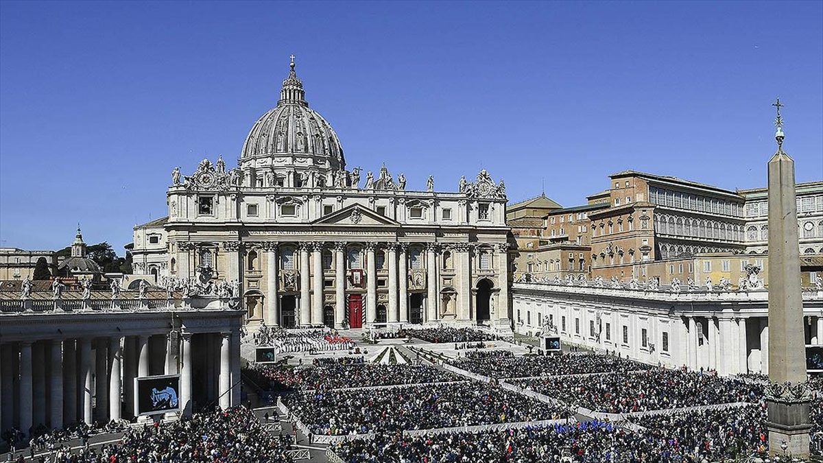 Papa Franciscus’un vefatının ardından Katoliklerin yeni ruhani liderinin kim olacağı merak konusu