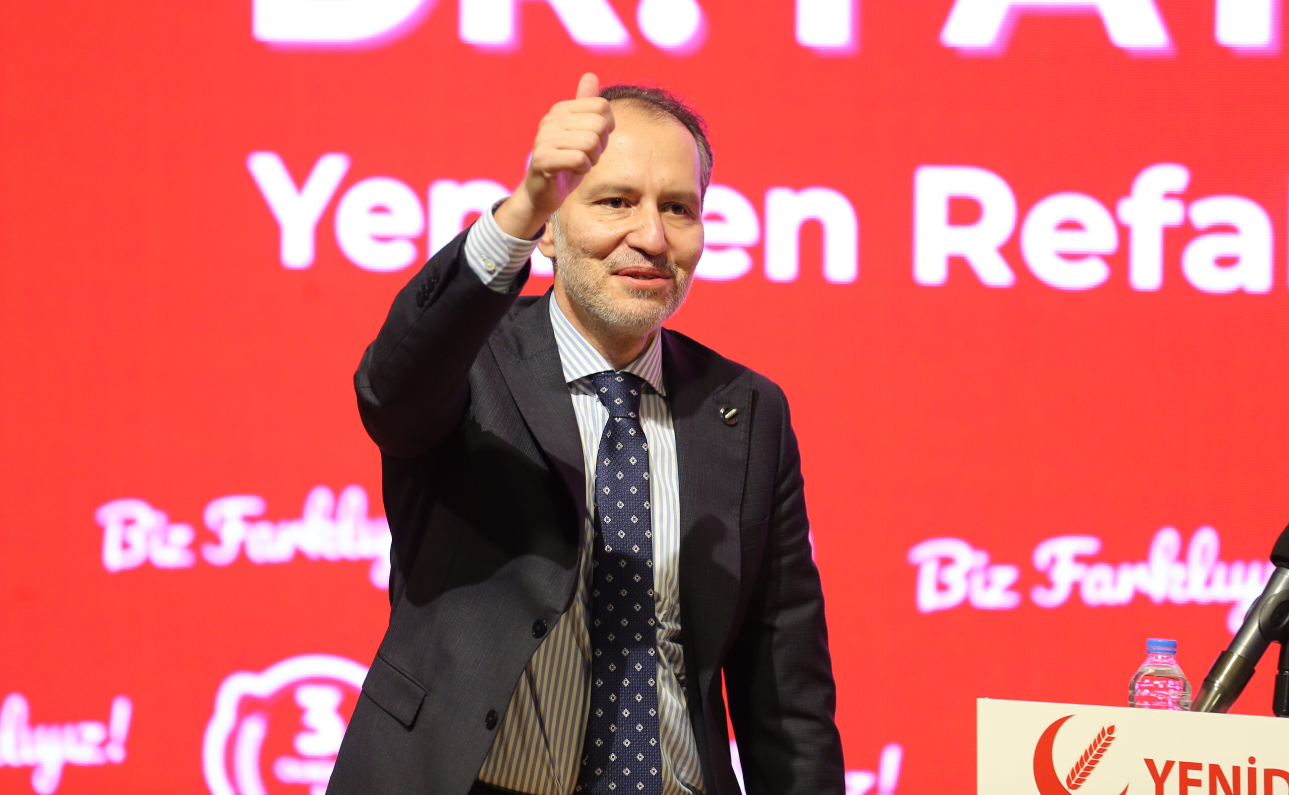 Yeniden Refah Partisi Genel Başkanı Erbakan, Antalya’da partisinin il kongresine katıldı