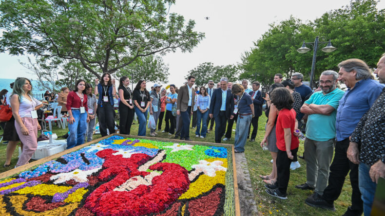 Antalya’da “Çiçek Desenleri Günleri” Yarışması boyunca 115 bin dal çiçek kullanıldı