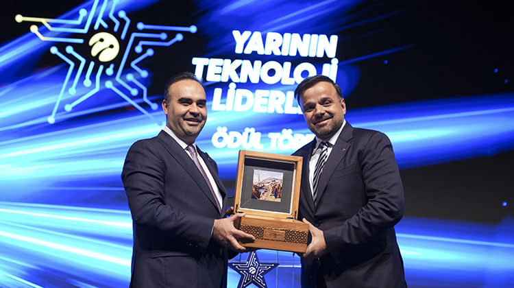 Bugünün dünyasında ekonomik bağımsızlık teknolojik bağımsızlıkla mümkün