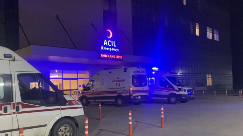 Burdur’da bir zanlı tartıştığı kadını boğazından bıçakla yaraladı