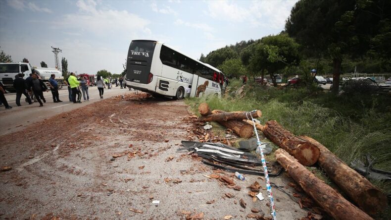 Çanakkale’de 8 kişinin öldüğü, 20 kişinin yaralandığı kazayla ilgili 2 savcı görevlendirildi