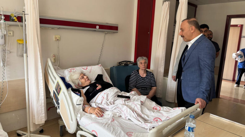 Isparta-Gönen’de yolcu otobüsü ile tur otobüsü çarpıştı çok sayıda yaralılar var