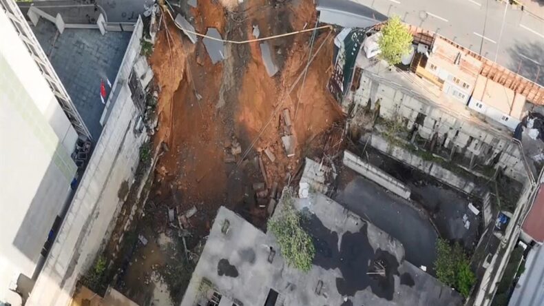 İstanbul Sarıyer’de yol çöktü!!!
