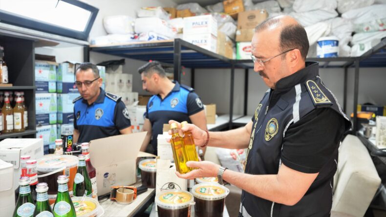 Yüzlerce tarihi geçmiş ürünleri yeni tarihli etiketle değiştiren toptan gıda deposu mühürlendi