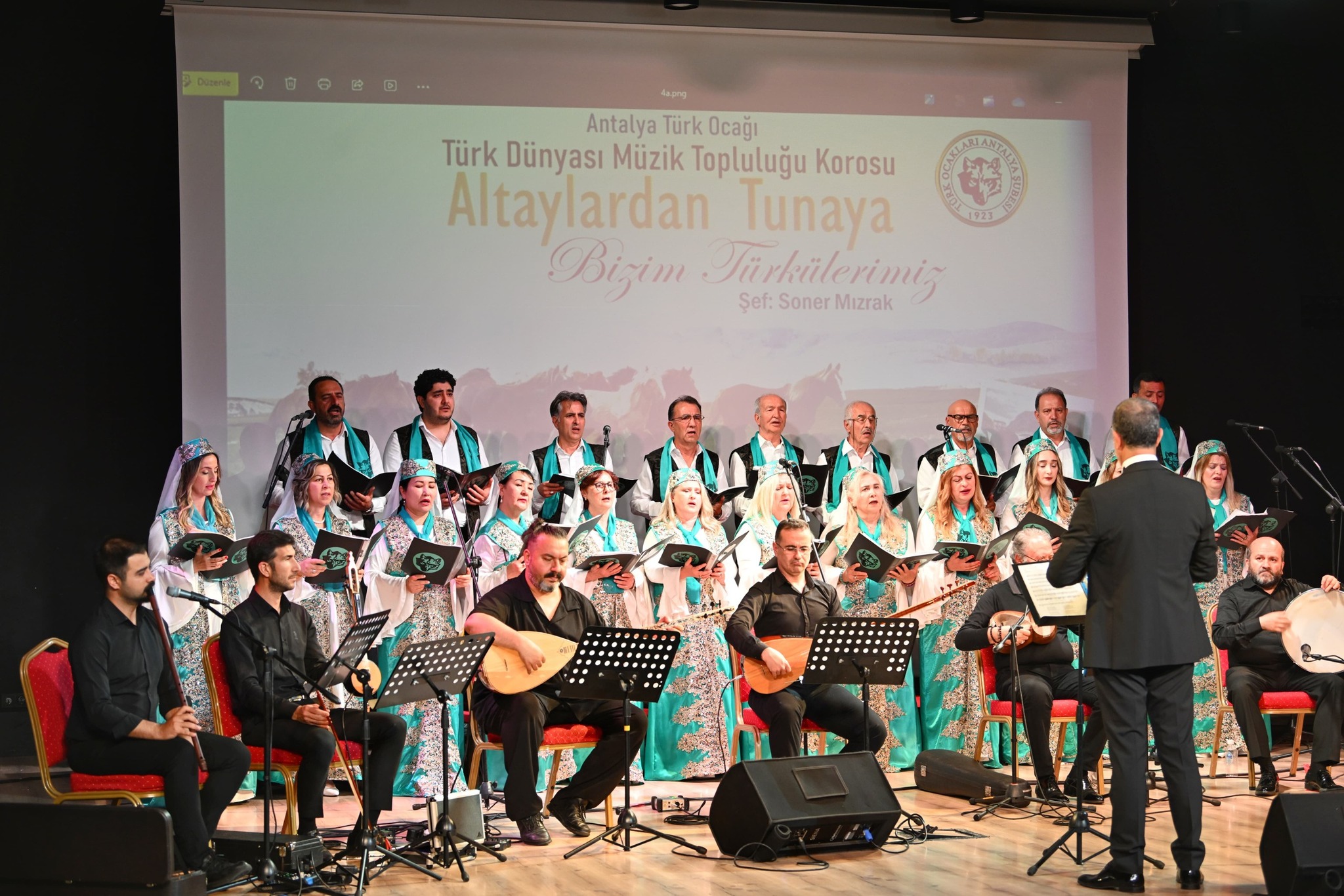 Türk Dünyası Müzik Topluluğu’ndan Unutulmaz Konser