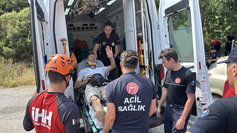 kalpgazetesi.com-Alanya'da kalkış sırasında kayalık alana düşen yamaç paraşütü pilotu yaralandı