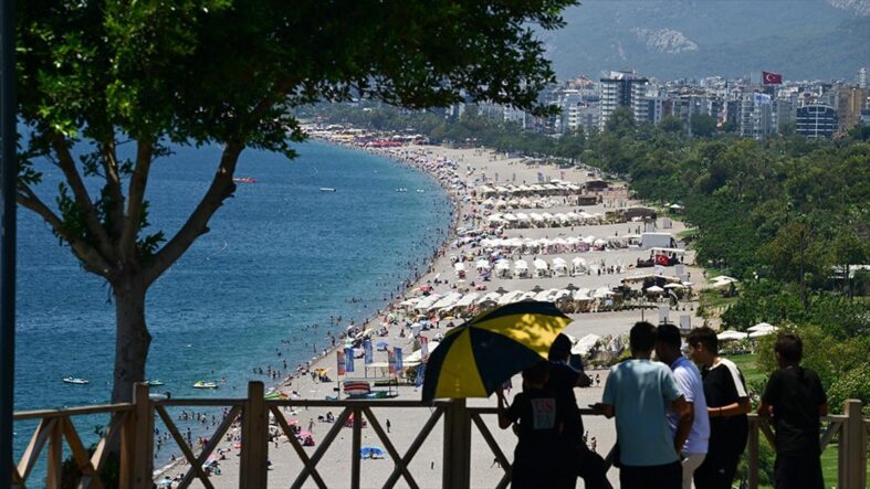 kalpgazetesi.com-Antalya'da yüksek nem ve sıcak bunalttı