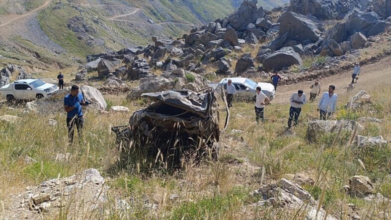 kalpgazetesi.com-Batman'da adli keşif işlemlerini tamamlayan bilirkişi ekibini taşıyan araç kaza yaptı 5 kişi öldü