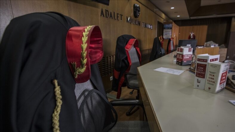 kalpgazetesi.com-İstanbul merkezli 8 ilde restoran zincirine yönelik FETÖ soruşturmasında 32 zanlı tutuklandı