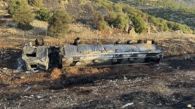 Kahramanmaraş’ta şarampole devrilen tır alev alev yandı