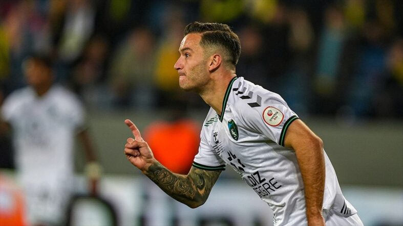 kalpgazetesi.com-Kocaelispor'un forveti Oğulcan Çağlayan'dan yola devam paylaşımı