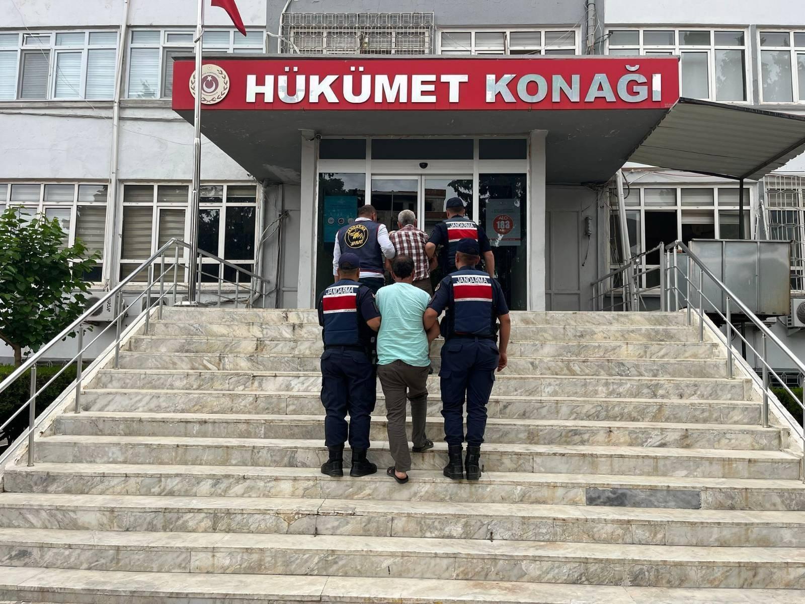 Kriminal bulgular neticesinde 4 yıl önce işlenen cinayete ilişkin 2 zanlıdan 1’i tutuklandı