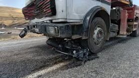  Ablasının düğün konvoyunda vinçle çarpışan motosikletin sürücüsü öldü