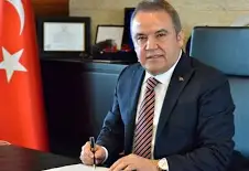 Son dakika: Antalya Büyükşehir Belediye Başkanı Böcek gözaltına alındı