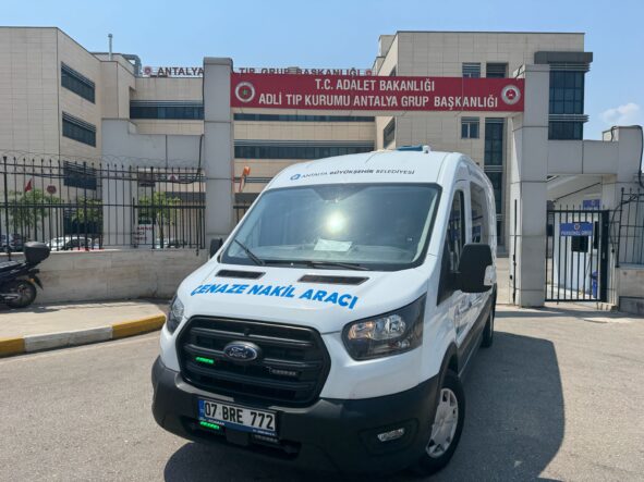 kalpgazetesi.com-Antalya'da 28 yaşındaki genç sahilde hayatını kaybetti