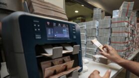 Dikkat! Yargıtay onayladı: Bankalar, tüketici kredilerinde emekli maaşına bloke koyabilecek