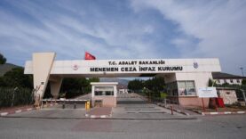 İzmir Büyükşehir Belediyesine yönelik “yolsuzluk” soruşturmaları sonunda 2 iddianame hazırlandı