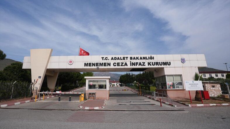 kalpgazetesi.com-İzmir Büyükşehir Belediyesine yönelik yolsuzluk soruşturmaları sonunda 2 iddianame hazırlandı