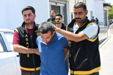 Vicdansız evlat annesini sopa ile döverek öldürdü