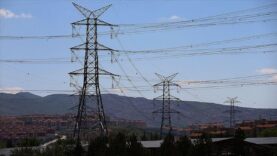 55 Yılın en sıcak yazı: Elektrik fiyatları rekor kırdı, vatandaş zam yükü altında